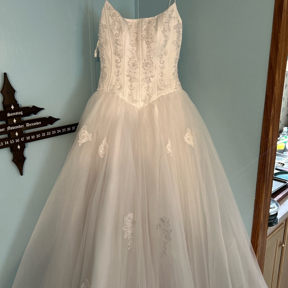 Oleg Cassini Wedding Dress
